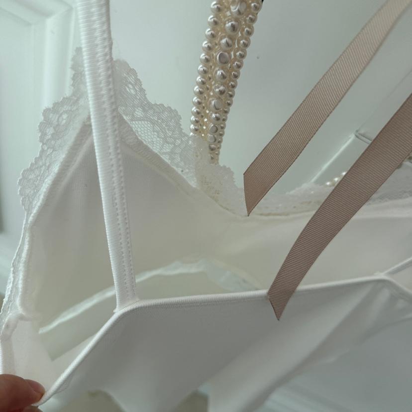 VICTORIA QUEEN韓國直郵㊣東大門實拍女裝新款熱賣吊帶背心VICTORIA QUEEN吊帶/背心