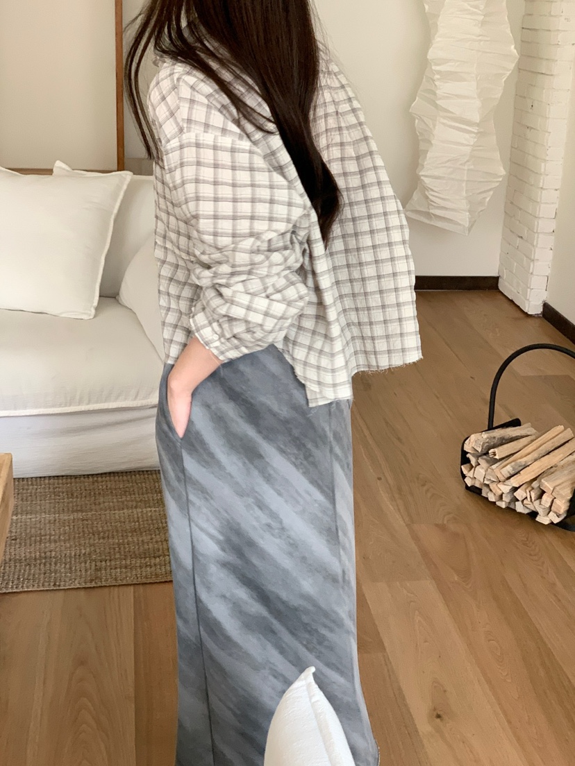 PLANTS ON GRAY韓國直郵㊣東大門實拍女裝新款熱賣襯衫蕾絲衫格紋PLANTS ON GRAY襯衫/蕾絲衫