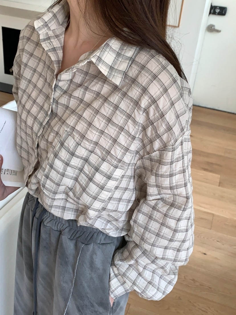 PLANTS ON GRAY韓國直郵㊣東大門實拍女裝新款熱賣襯衫蕾絲衫格紋PLANTS ON GRAY襯衫/蕾絲衫