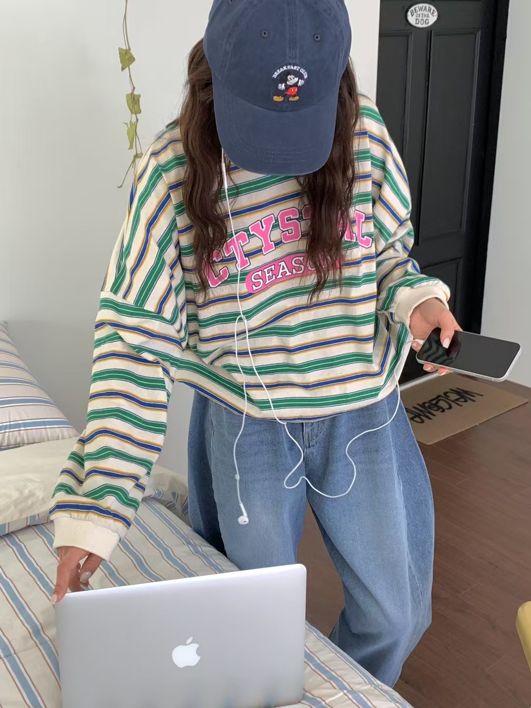 L V C直郵韓國代購㊣女裝新品時尚25春夏熱賣人氣推薦衛衣L_V_C衛衣
