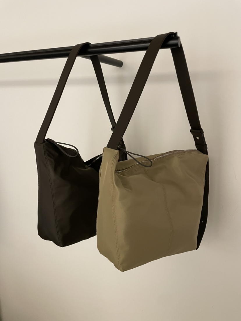 BOLD-A韓國直郵㊣女裝新品推薦熱賣25春夏人氣時尚單肩斜跨包RE BOLD單肩/斜跨包