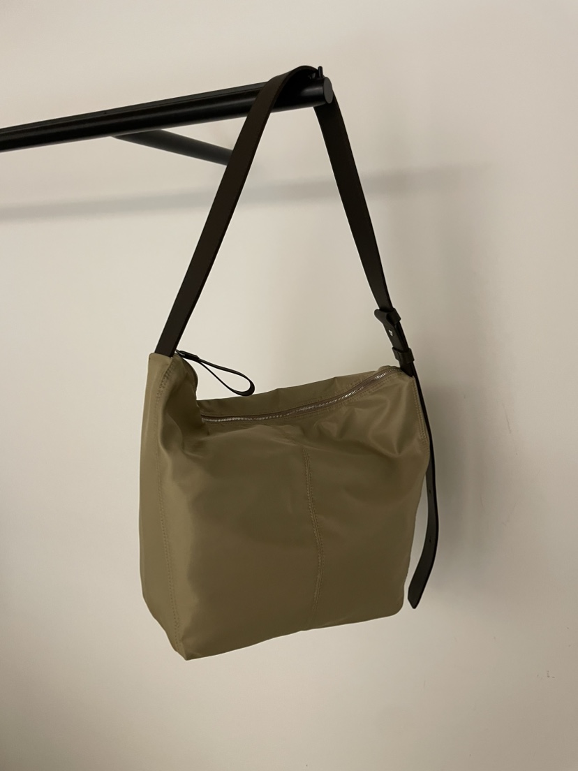 BOLD-A韓國直郵㊣女裝新品推薦熱賣25春夏人氣時尚單肩斜跨包RE BOLD單肩/斜跨包圖色1