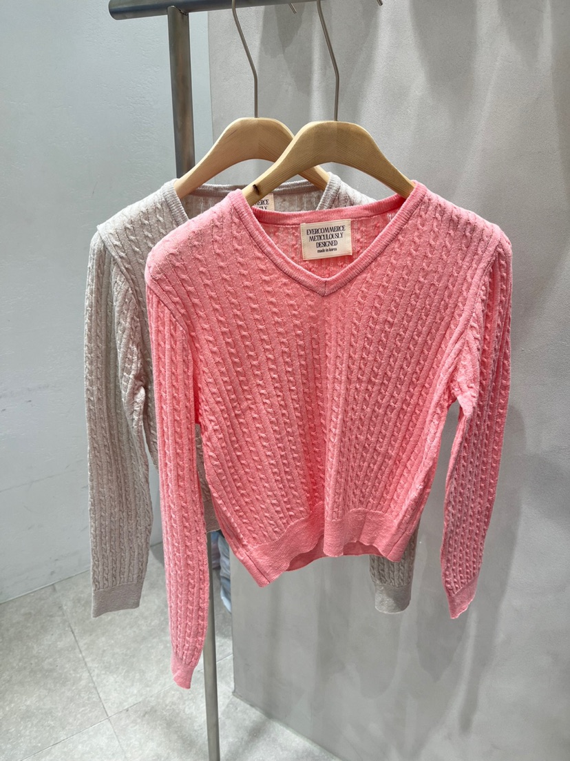 EVERCOMMERCE METICULOUSLY DESIGNED韓國直郵㊣女裝新款時尚針織衫EVERCOMMERCE METICULOUSLY DESIGNED針織衫