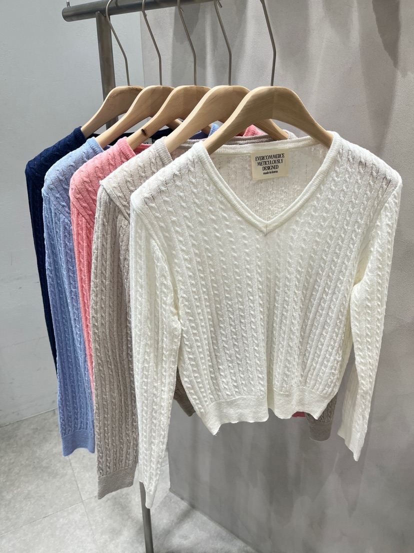 EVERCOMMERCE METICULOUSLY DESIGNED韓國直郵㊣女裝新款時尚針織衫EVERCOMMERCE METICULOUSLY DESIGNED針織衫