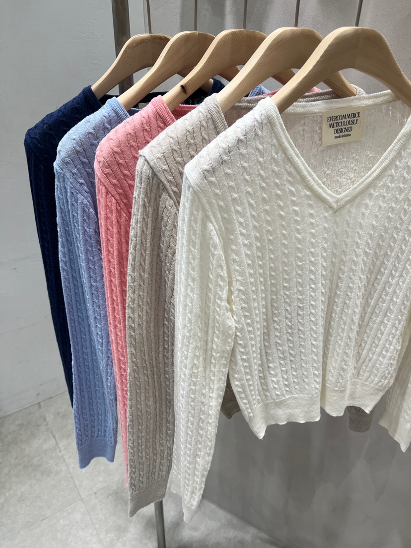 EVERCOMMERCE METICULOUSLY DESIGNED韓國直郵㊣女裝新款時尚針織衫EVERCOMMERCE METICULOUSLY DESIGNED針織衫