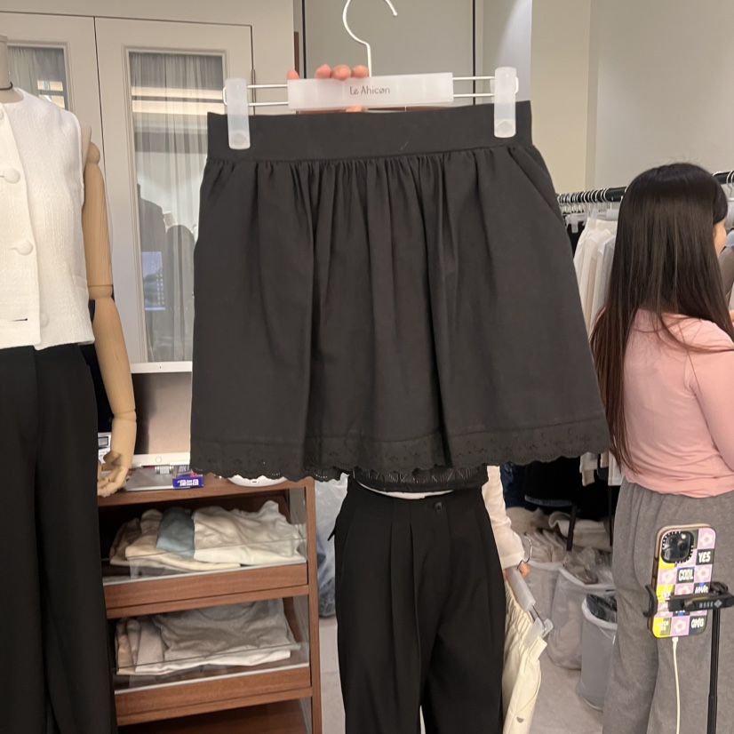 LE AHICON東大門直郵女士新品職業真品熱賣短裙荷葉邊刺繡Le Ahicon短裙圖色2