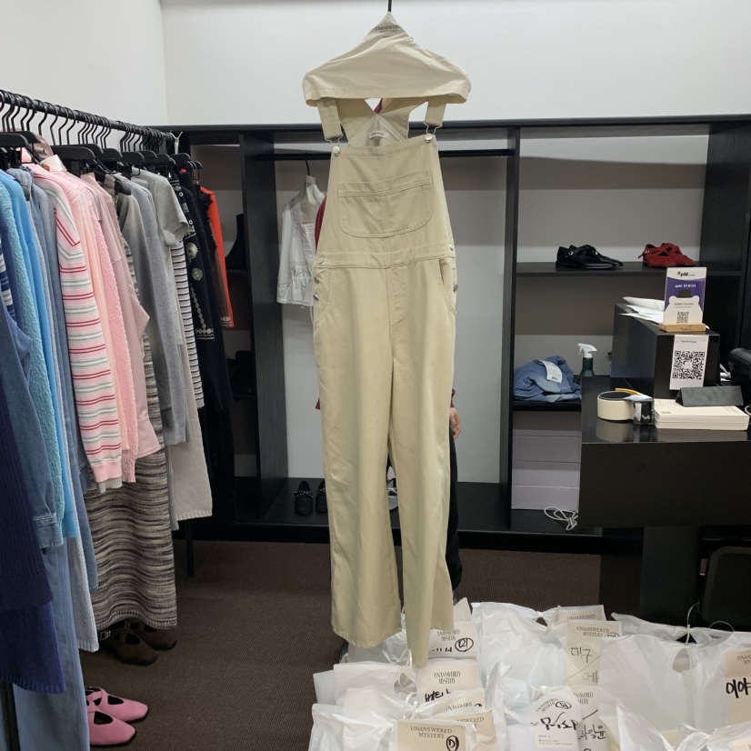 UNANSWERED-MYSTERY東大門實拍女裝新品推薦真品休閑背帶褲UNANSWERED/MYSTERY背帶褲圖色1
