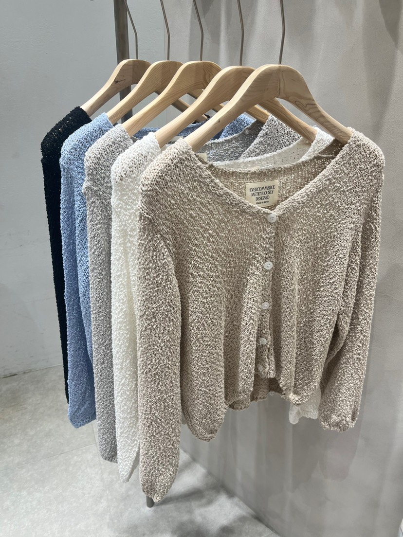 EVERCOMMERCE METICULOUSLY DESIGNED東大門代購女裝新品時尚針織衫EVERCOMMERCE METICULOUSLY DESIGNED針織衫