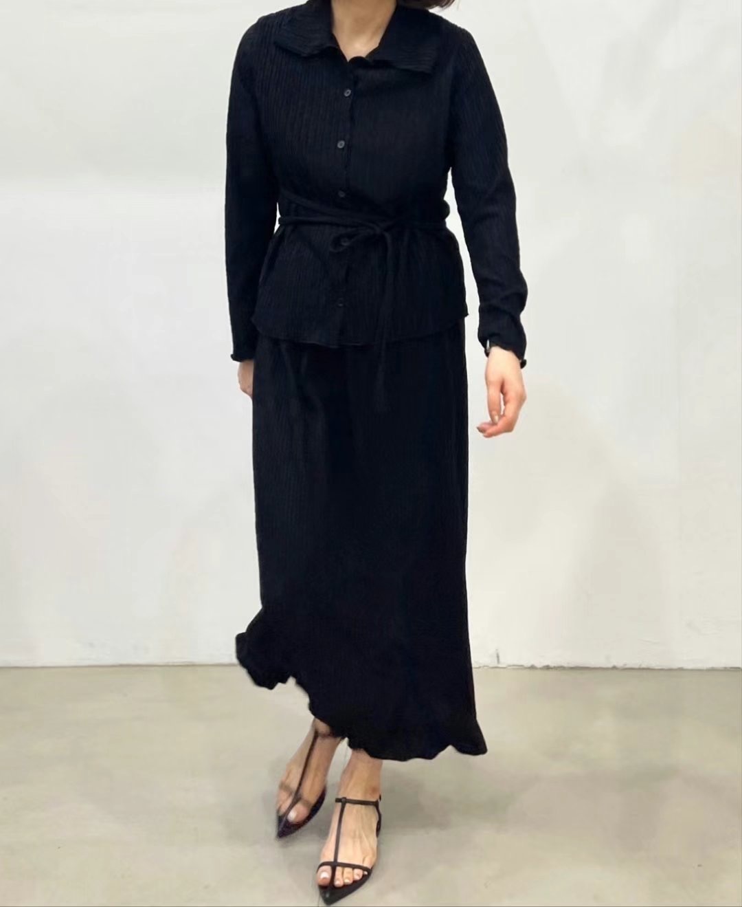 CRUCIALSTAR東大門直郵女裝新品真品職業時尚人氣熱賣25春夏套裝CRUCIALSTAR套裝圖色2