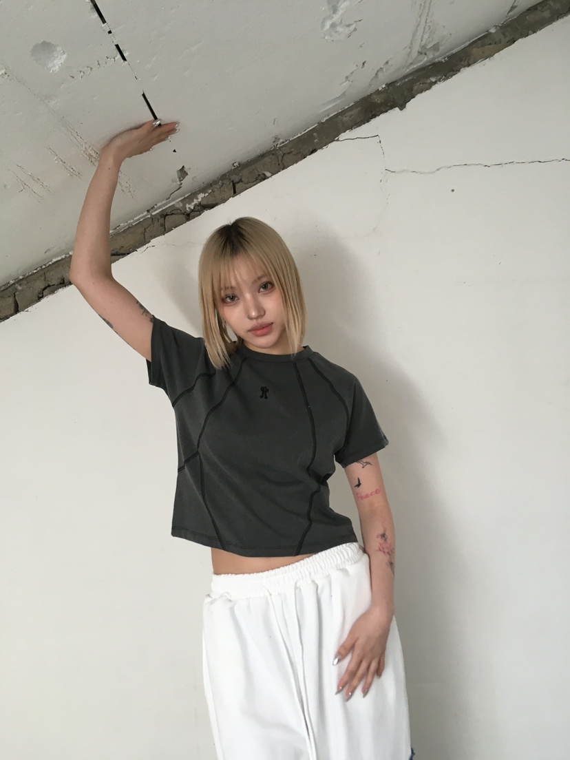 NUEUN東大門實拍女士新款真品休閑職業25春夏人氣時尚推薦T恤NUEUN/SEEOTT恤
