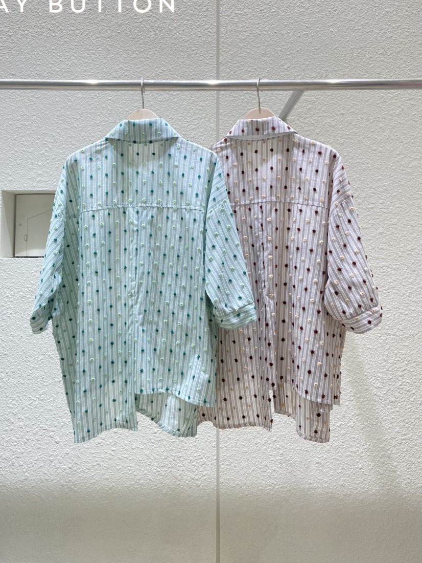 PLAYBUTTON-P東大門直郵女裝新品推薦人氣時尚熱賣襯衫蕾絲衫PLAYBUTTON襯衫/蕾絲衫
