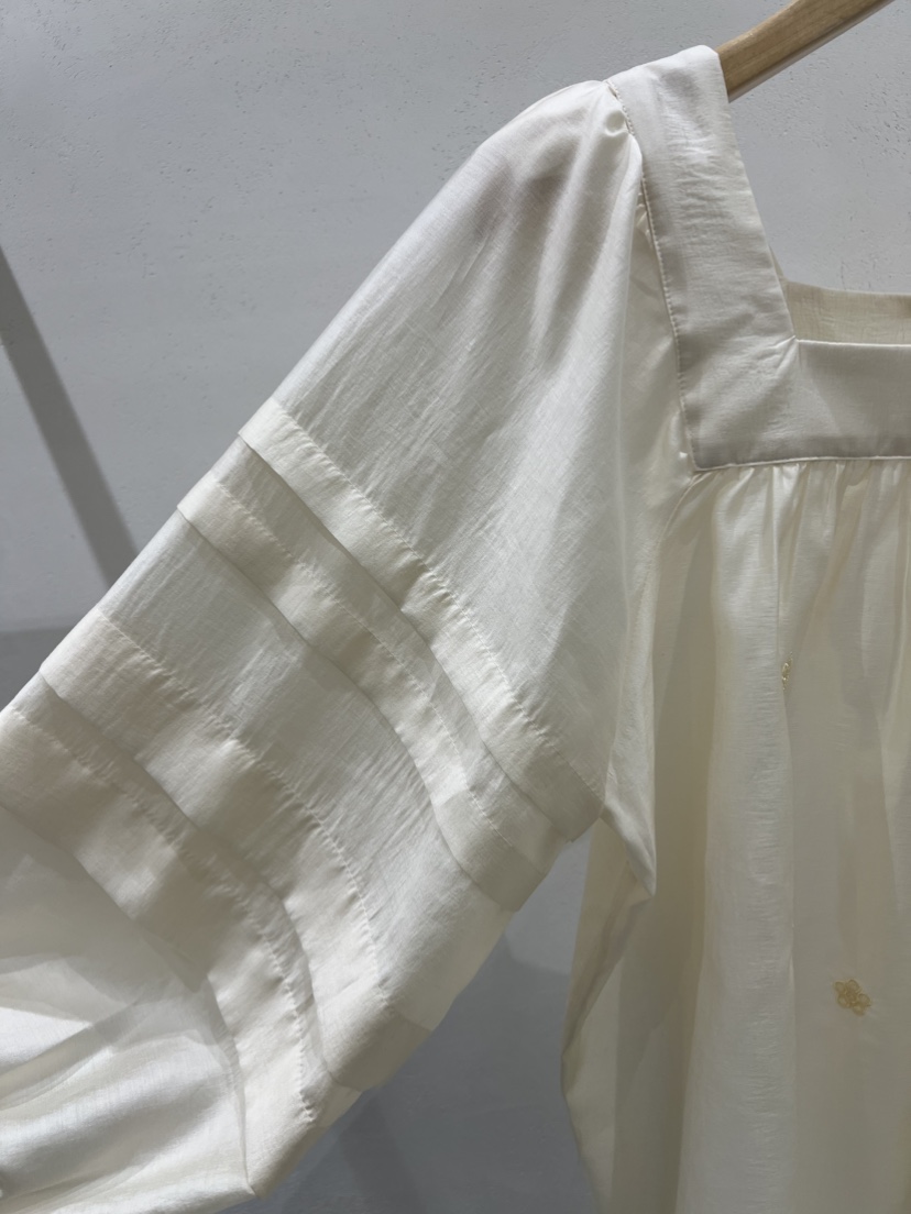 SHIRRING韓國代購女裝新品熱賣真品人氣25春夏襯衫蕾絲衫刺繡SHIRRING襯衫/蕾絲衫