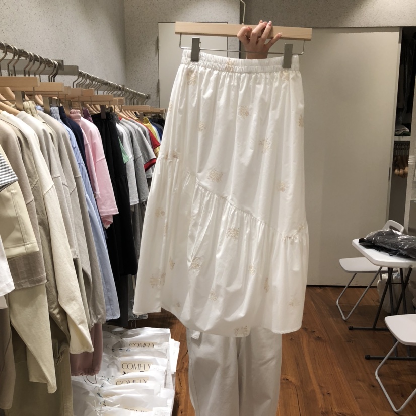 COMELY韓國直郵㊣女裝新款熱賣人氣25春夏半身裙中短裙刺繡COMELY半身裙/中短裙