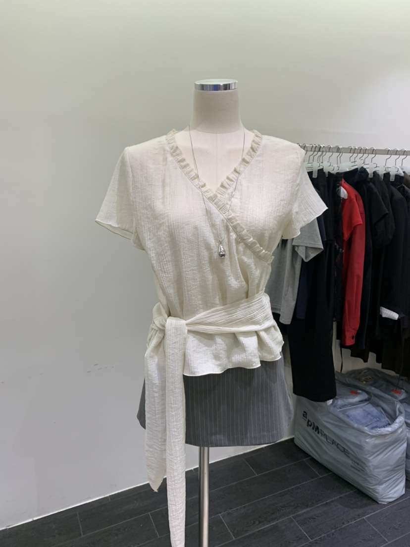 ESCHER東大門實拍女裝新品真品熱賣休閑推薦25春夏襯衫蕾絲衫ESCHER襯衫/蕾絲衫圖色3
