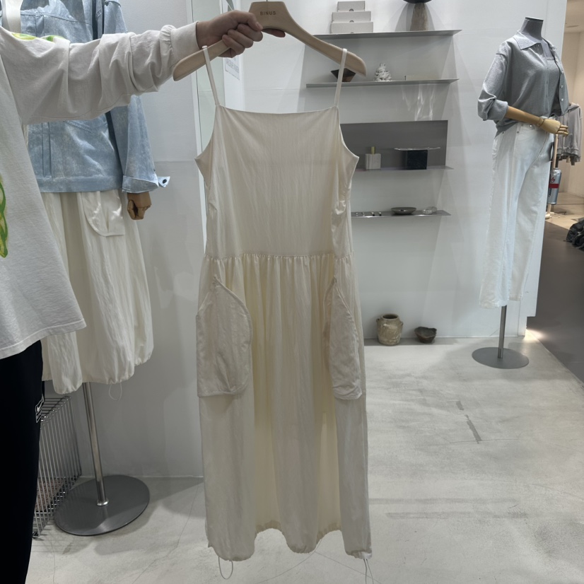 BINUS韓國㊣直郵東大門代購女裝新品熱賣人氣25春夏職業連衣裙BINUS連衣裙圖色2