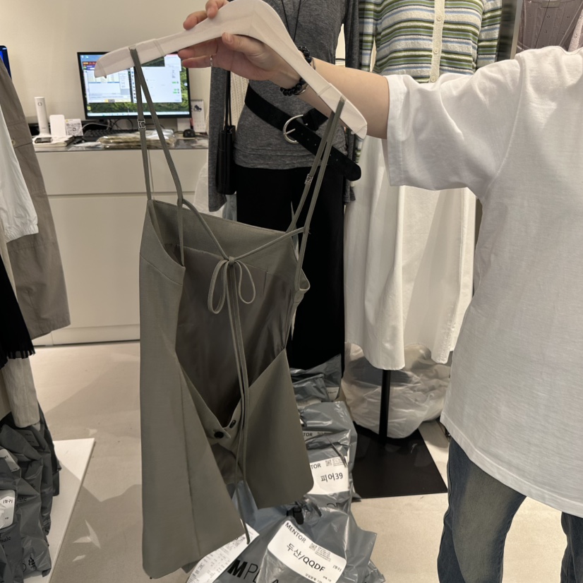 MENTOR韓國直郵㊣東大門實拍女裝新款職業推薦吊帶背心緊身MENTOR吊帶/背心