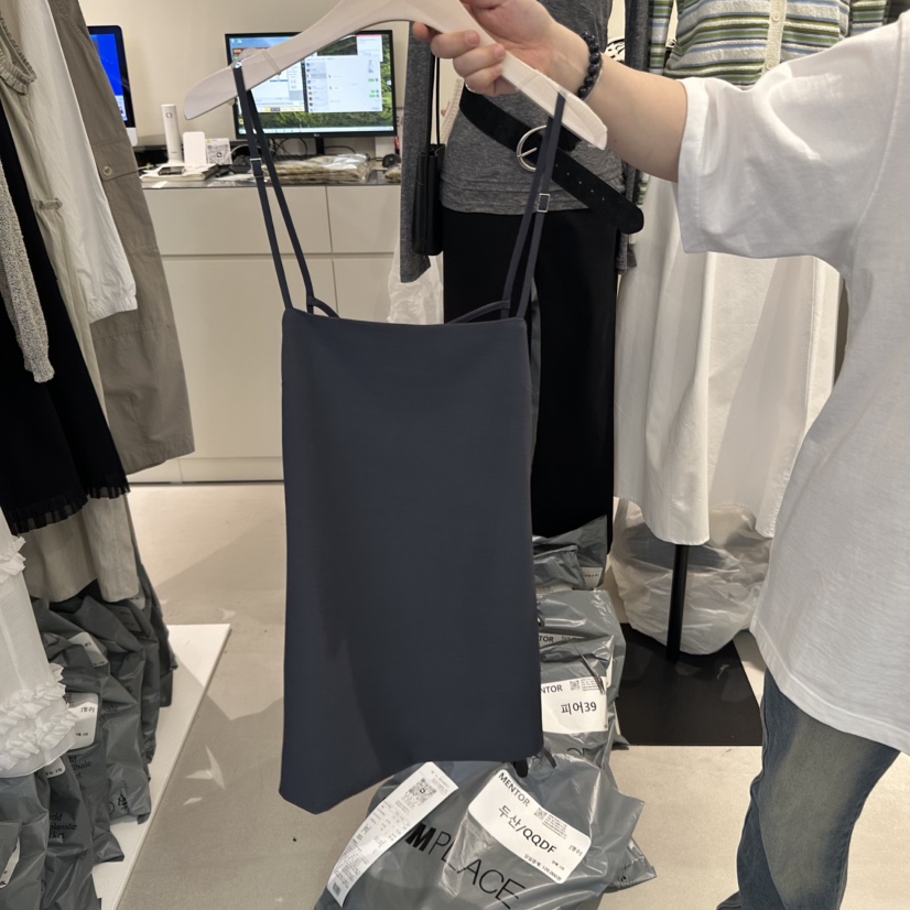 MENTOR韓國直郵㊣東大門實拍女裝新款職業推薦吊帶背心緊身MENTOR吊帶/背心圖色2