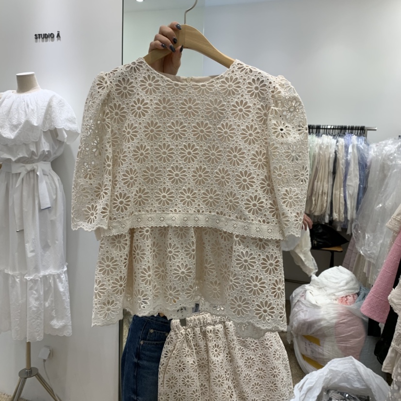 A直郵韓國代購㊣女裝新品熱賣人氣時尚25春夏推薦襯衫蕾絲衫A STORE襯衫/蕾絲衫圖色2
