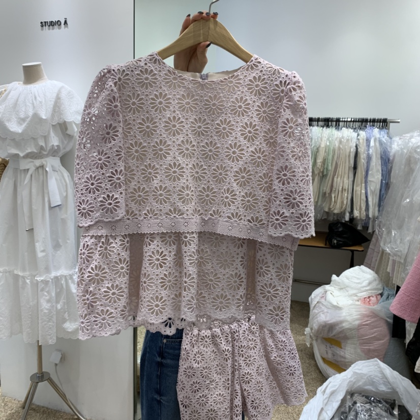 A直郵韓國代購㊣女裝新品熱賣人氣時尚25春夏推薦襯衫蕾絲衫A STORE襯衫/蕾絲衫圖色3