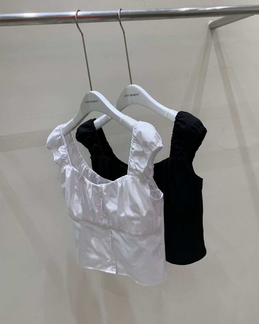 LOVE MOMENT韓國直郵㊣東大門實拍女裝新品推薦熱賣吊帶背心LOVE MOMENT吊帶/背心