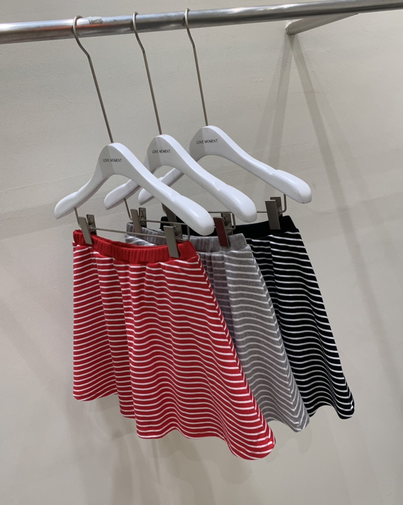 LOVE MOMENT直郵韓國代購㊣女裝新品人氣休閑25春夏短裙條紋LOVE MOMENT短裙