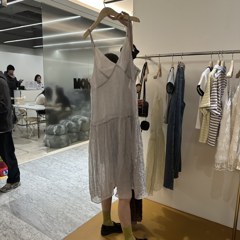 DE VENTI東大門直郵女裝新品時尚25春夏真品連衣裙不含內搭DE VENTI連衣裙圖色2