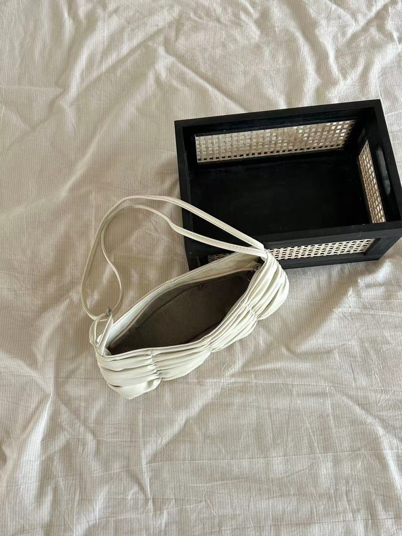 OPPA東大門實拍女裝新品25春夏時尚休閑熱賣單肩斜跨包褶皺OPPA單肩/斜跨包