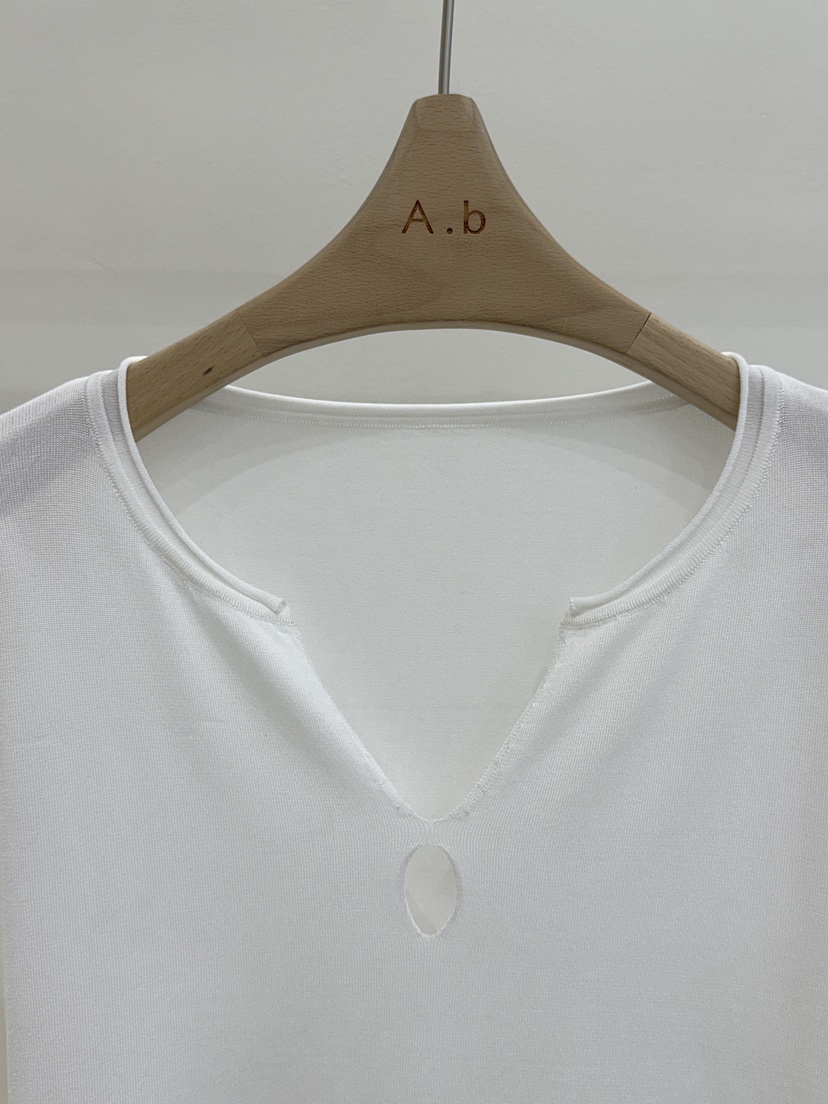 AUTUMN BEIGE PLUS韓國代購女士新品25春夏推薦人氣長袖T恤A.b/AUTUMN BEIGE-無長袖T恤