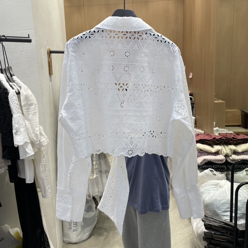 TRIPLE SEVEN韓國代購女裝新款25春夏時尚真品推薦襯衫蕾絲衫TRIPLE SEVEN襯衫/蕾絲衫