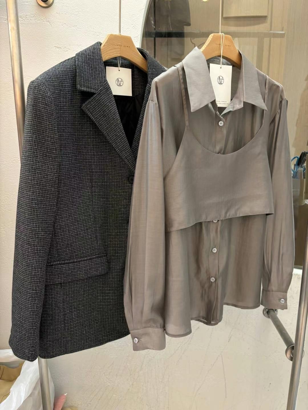 LOUNGE VERA韓國代購女士新品真品時尚休閑職業推薦熱賣夾克LOUNGE VERA-2件訂夾克