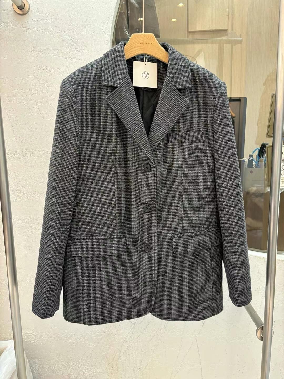 LOUNGE VERA韓國代購女士新品真品時尚休閑職業推薦熱賣夾克LOUNGE VERA-2件訂夾克