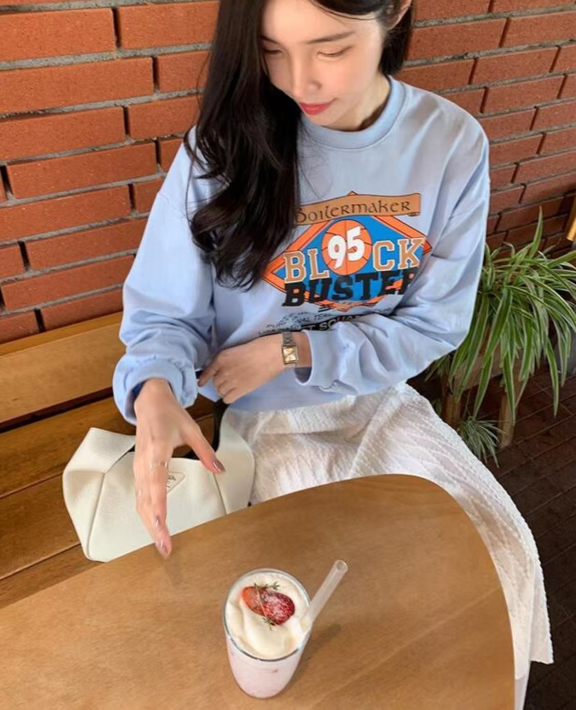 L V C韓國直郵㊣東大門實拍女裝新品休閑熱賣職業推薦衛衣L_V_C衛衣
