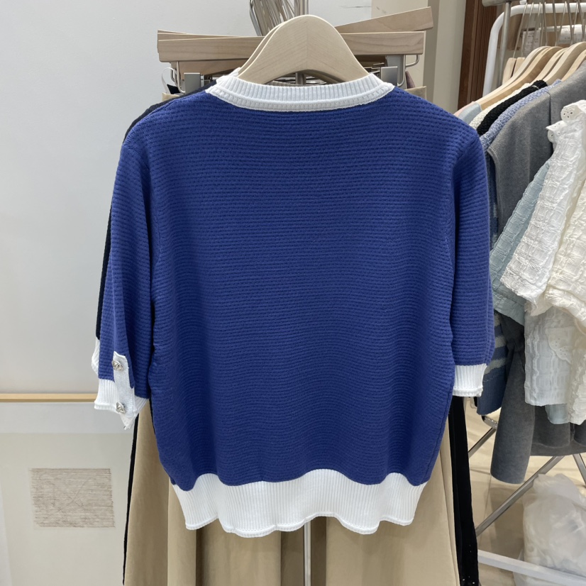 J&amp;C韓國直郵㊣女裝新品人氣時尚職業推薦熱賣25春夏T恤J&C/J.BLANCT恤