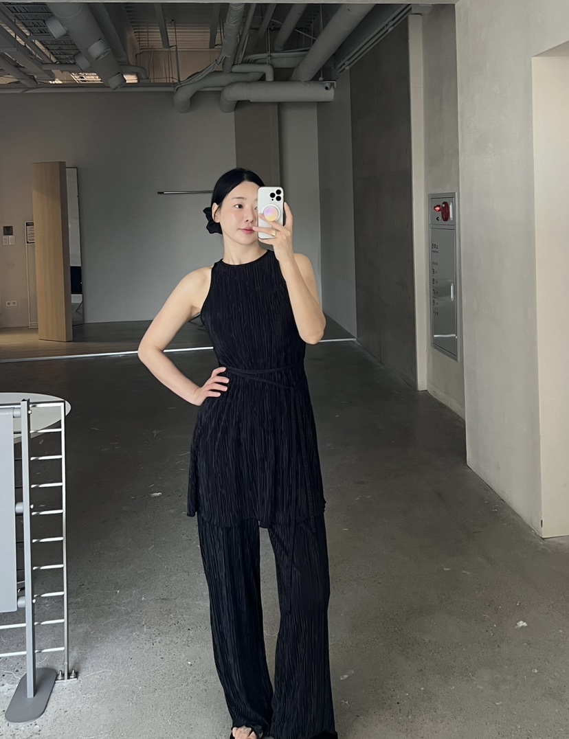 VERNI韓國直郵㊣女裝新款25春夏休閑人氣套裝含腰繩套裝褶皺VERNI套裝