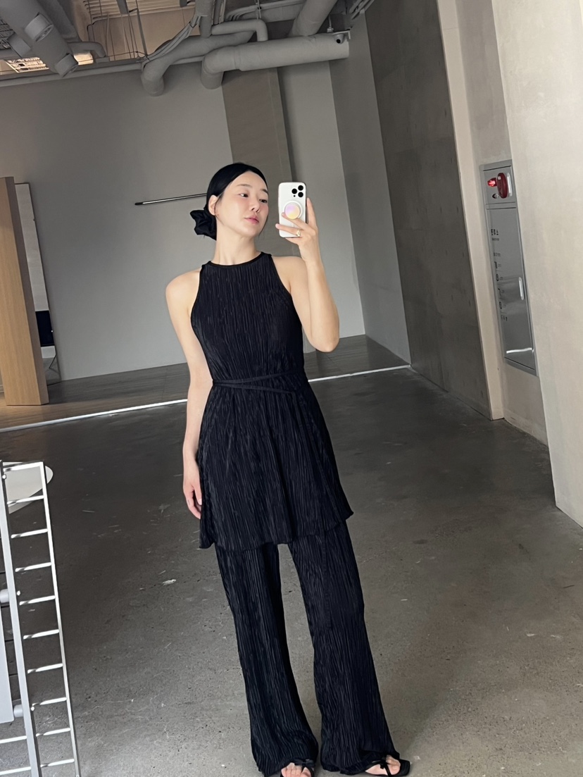 VERNI韓國直郵㊣女裝新款25春夏休閑人氣套裝含腰繩套裝褶皺VERNI套裝