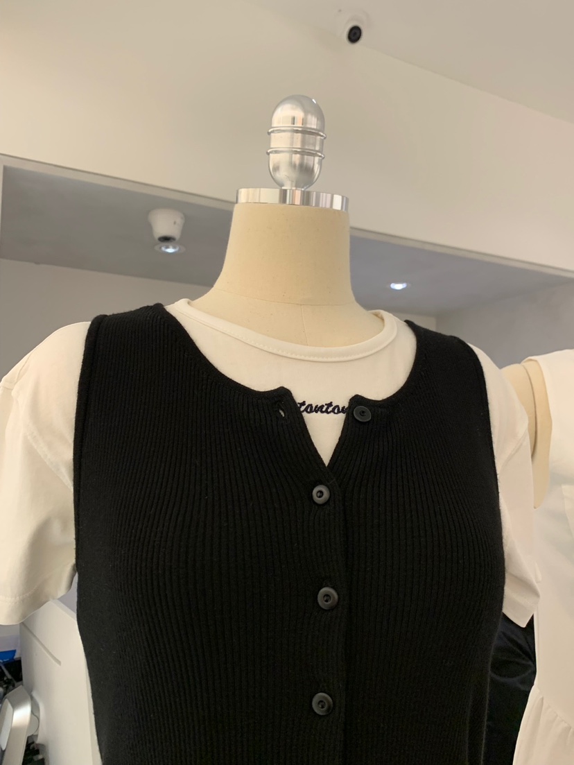 A Flan韓國直郵㊣東大門實拍女裝新品25春夏推薦吊帶背心紐扣AFN/A Flan吊帶/背心