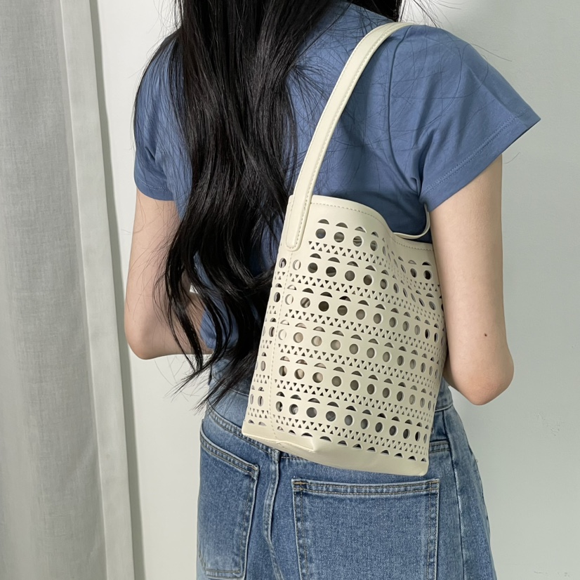 J PLACE韓國直郵㊣東大門實拍女裝新款25春夏休閑人氣手提包J PLACE手提包