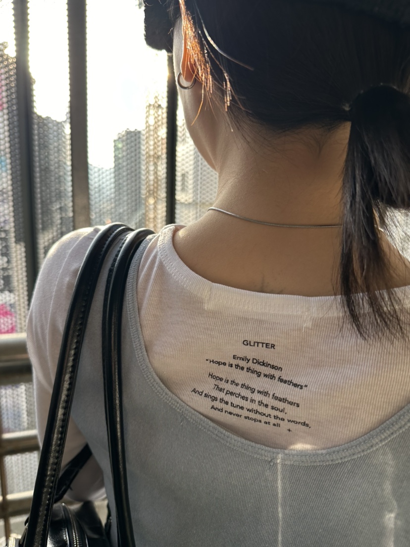 GLITTER韓國直郵㊣女裝新款熱賣時尚休閑25春夏人氣長袖T恤GLITTER長袖T恤