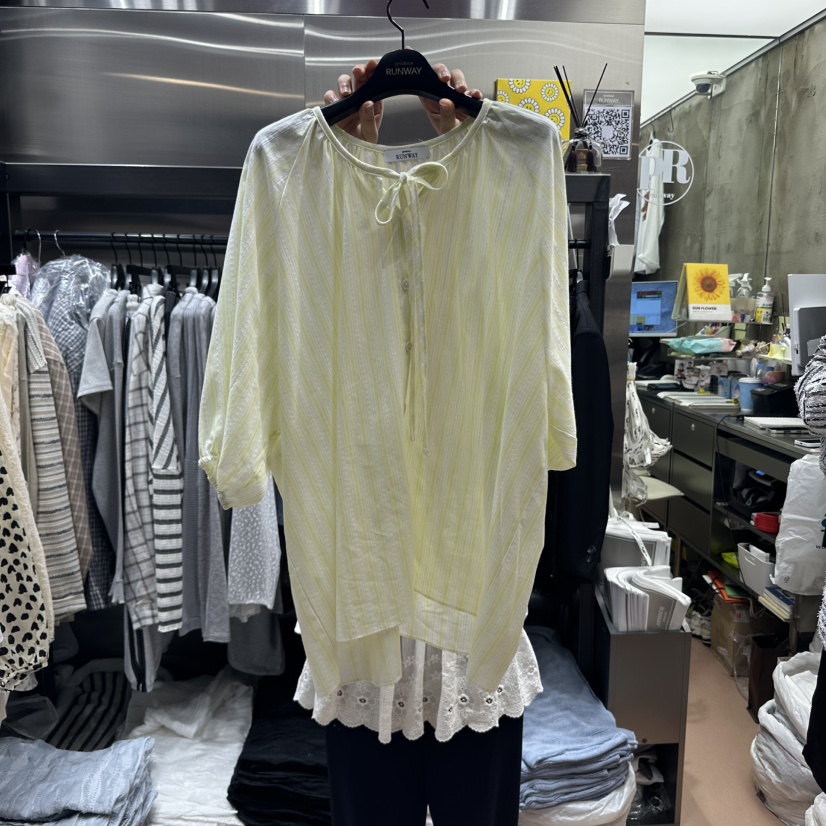 RUNWAY-런웨이韓國直郵㊣東大門實拍女裝新款職業襯衫蕾絲衫三件套RUNWAY襯衫/蕾絲衫圖色2