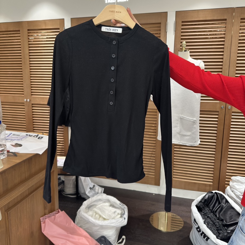 TRES BIEN韓國直郵㊣東大門實拍女裝新品時尚熱賣人氣長袖T恤TRES BIEN長袖T恤圖色2
