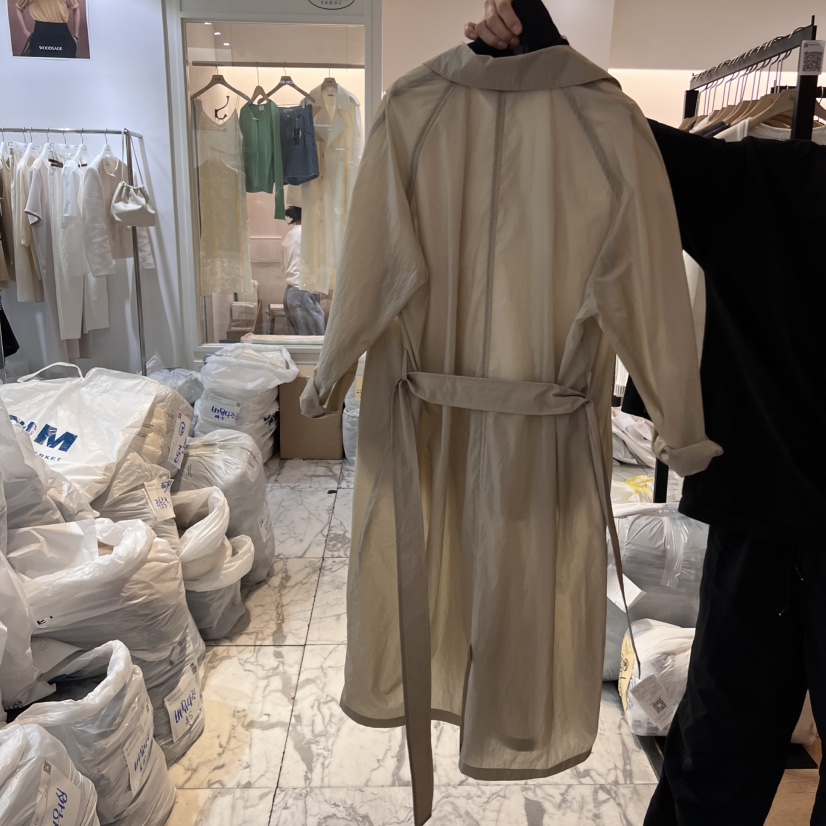 LA MAGIE FEMME韓國㊣直郵東大門代購女裝新品推薦長款風衣不含絲巾含腰帶Lamagie Femme長款風衣