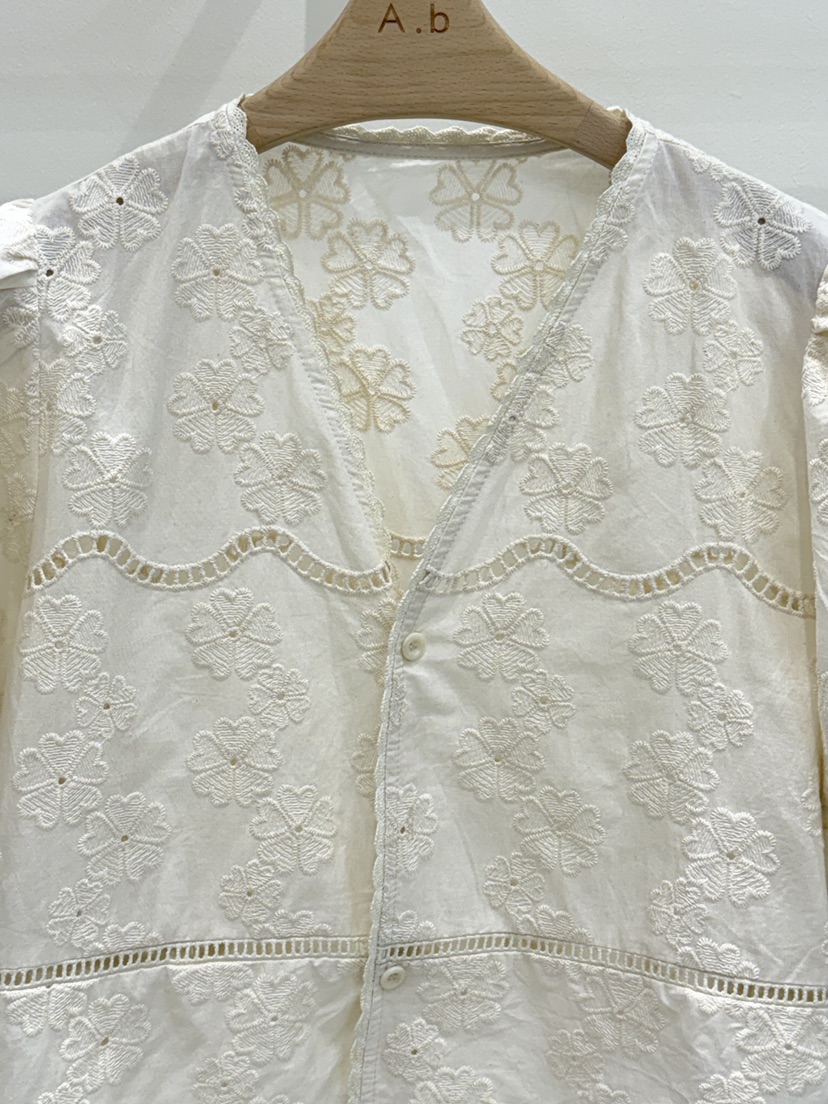 AUTUMN BEIGE PLUS韓國直郵女裝新款真品25春夏襯衫蕾絲衫A.b/AUTUMN BEIGE-無襯衫/蕾絲衫