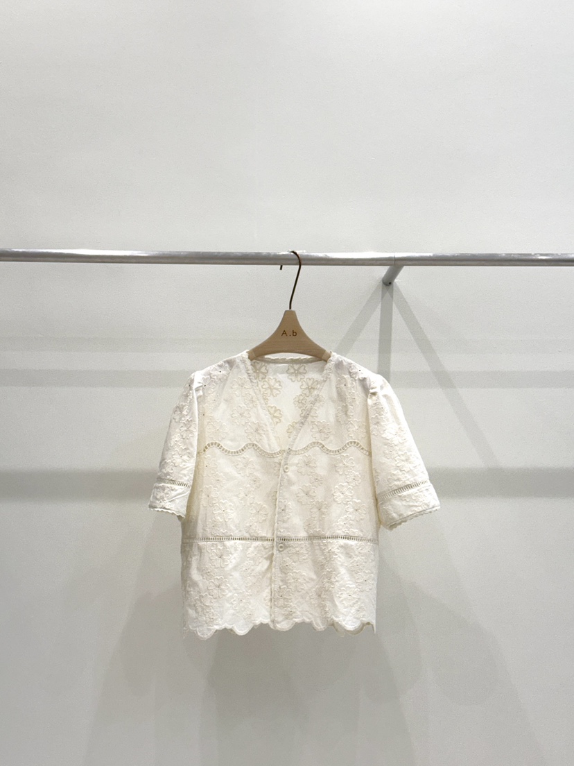 AUTUMN BEIGE PLUS韓國直郵女裝新款真品25春夏襯衫蕾絲衫A.b/AUTUMN BEIGE-無襯衫/蕾絲衫