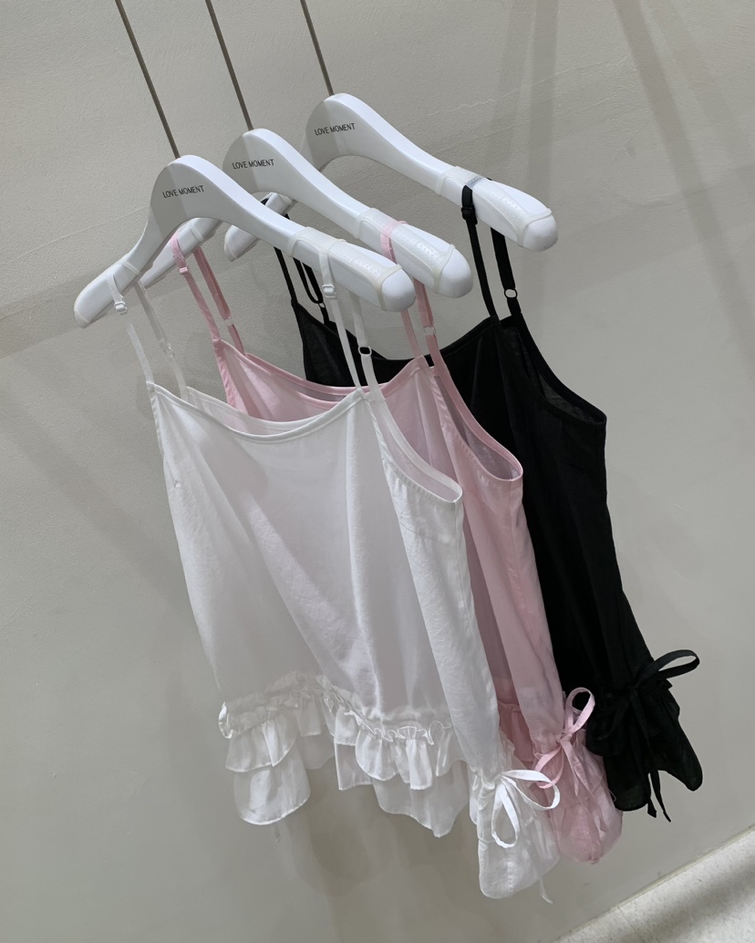 LOVE MOMENT東大門實拍女裝新款職業推薦吊帶背心荷葉邊天絲LOVE MOMENT吊帶/背心