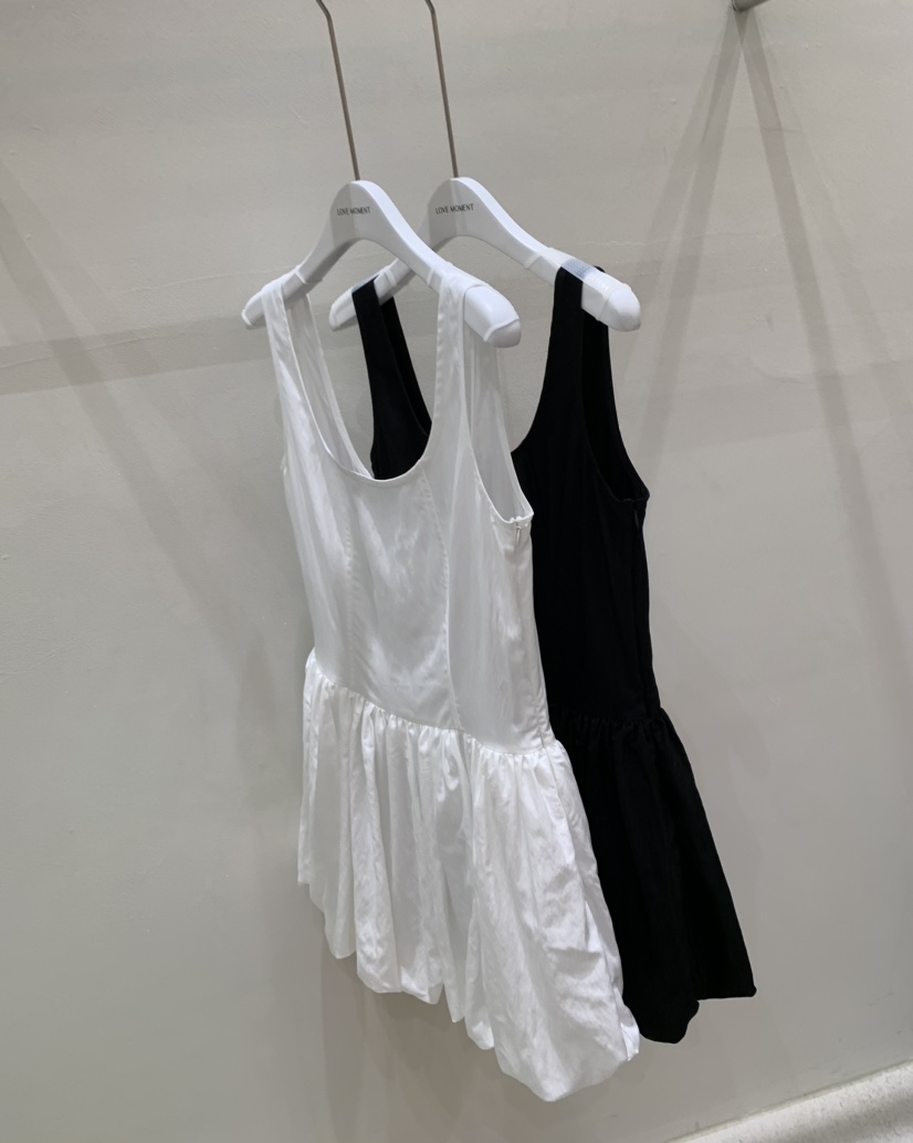 LOVE MOMENT韓國直郵女裝新款真品熱賣時尚推薦人氣連衣裙LOVE MOMENT連衣裙