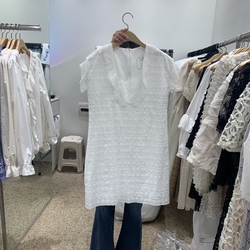 A韓國代購女裝新品時尚休閑真品熱賣職業推薦人氣連衣裙V領A STORE連衣裙圖色2