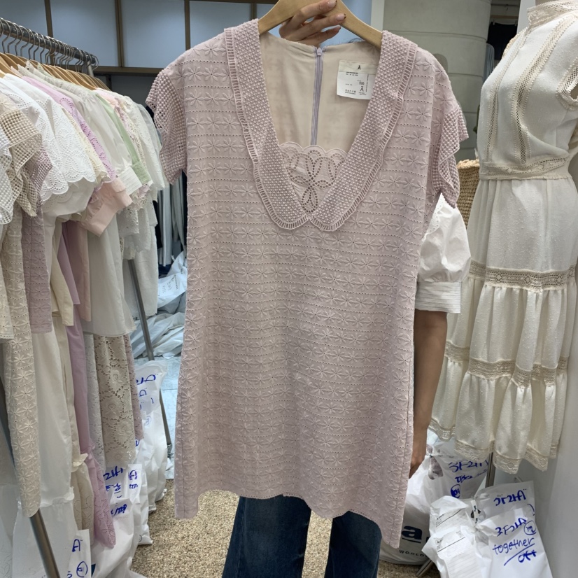 A韓國代購女裝新品時尚休閑真品熱賣職業推薦人氣連衣裙V領A STORE連衣裙圖色3