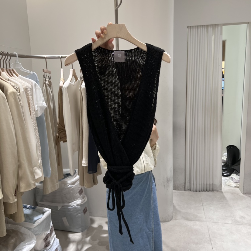 GLOW AND NYMPH東大門代購女裝新品休閑熱賣推薦吊帶背心GLOW AND NYMPH吊帶/背心圖色2