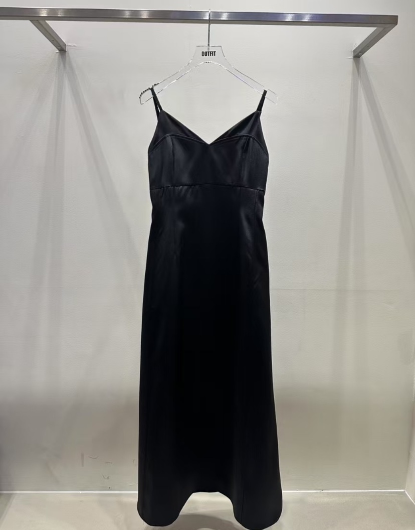 OUTFIT東大門實拍女裝新款推薦休閑真品25春夏熱賣時尚連衣裙OUTFIT連衣裙
