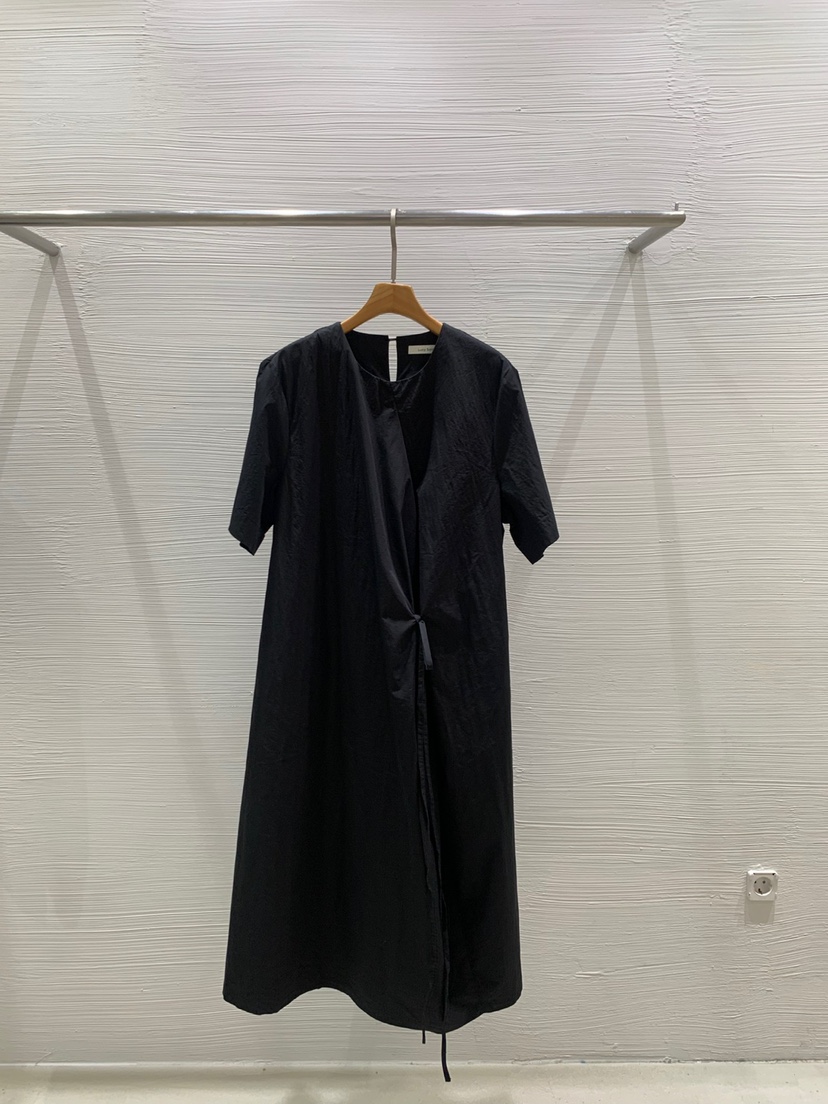 LUCY SALON韓國㊣直郵東大門代購女裝新品25春夏推薦連衣裙LUCY SALON連衣裙圖色2